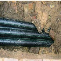 地下排水管