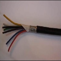 耐寒防油NBR电力软电缆YVFR图1