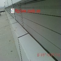 【成都润博】安装铝合金中空平板百叶窗.