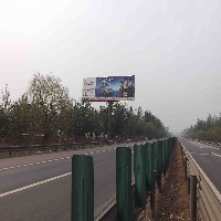 京石高速机场段擎天柱广告图1