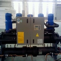 涡旋式小型水源热泵机组图1