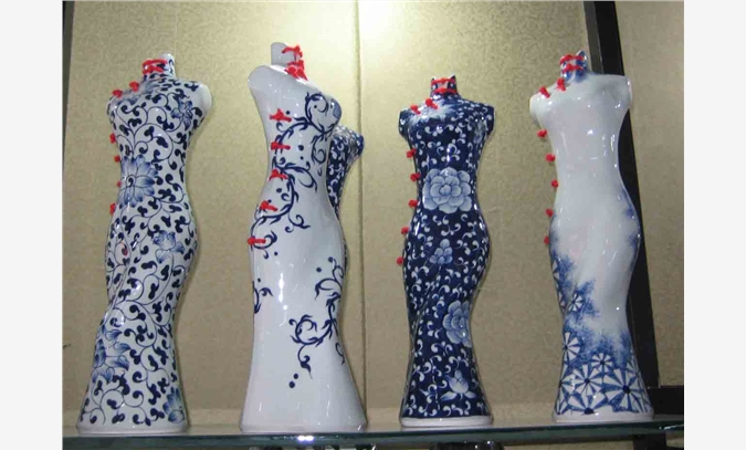 景德镇旗袍陶瓷雕塑