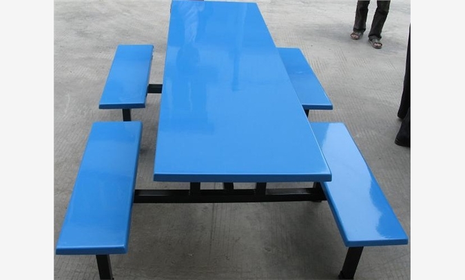 厂家专业生产饭堂餐桌，学校餐桌椅