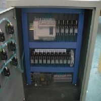 PLC控制柜图1