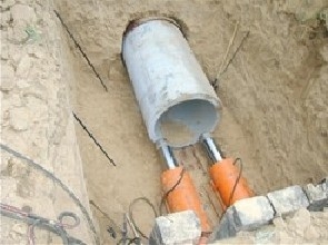 水泥管液压顶管机