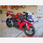 销售本田CBR1000RR摩托车