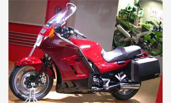 川崎1000GTR 摩托车