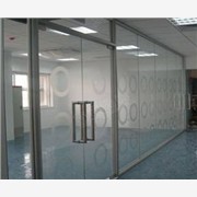 提供深圳玻璃隔断施工、活动玻璃隔
